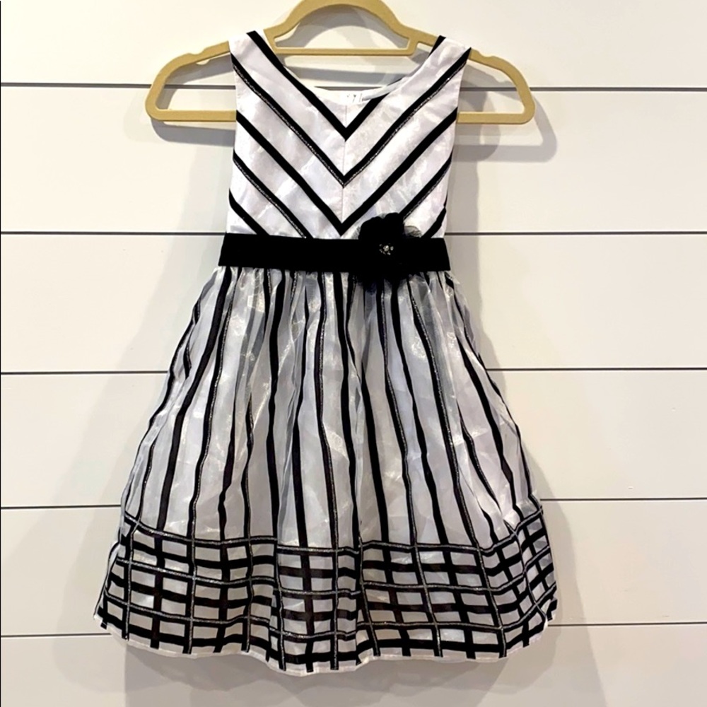 Rare Editions girls size 8 black and white dress